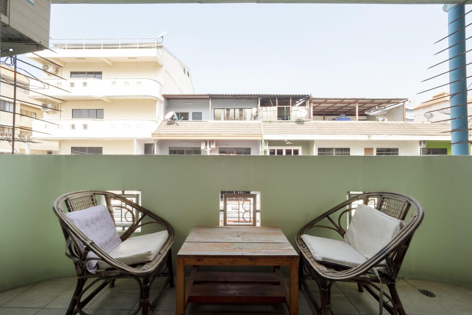 Billabong Hotel Pattaya Buitenkant foto