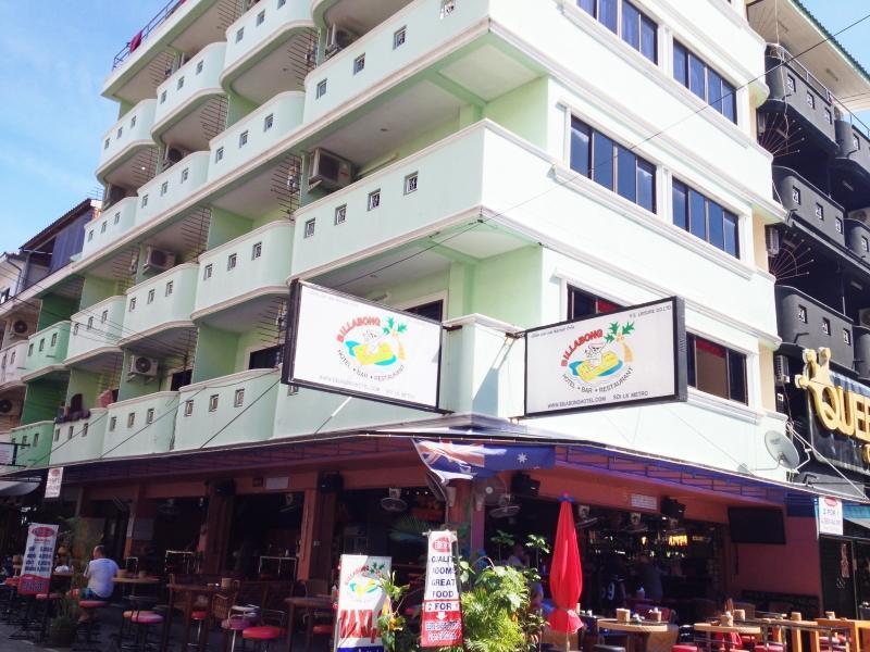 Billabong Hotel Pattaya Buitenkant foto